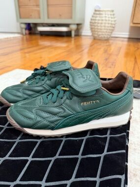 New FENTY PUMA AVANTI Green Leather Sneakers Size 7